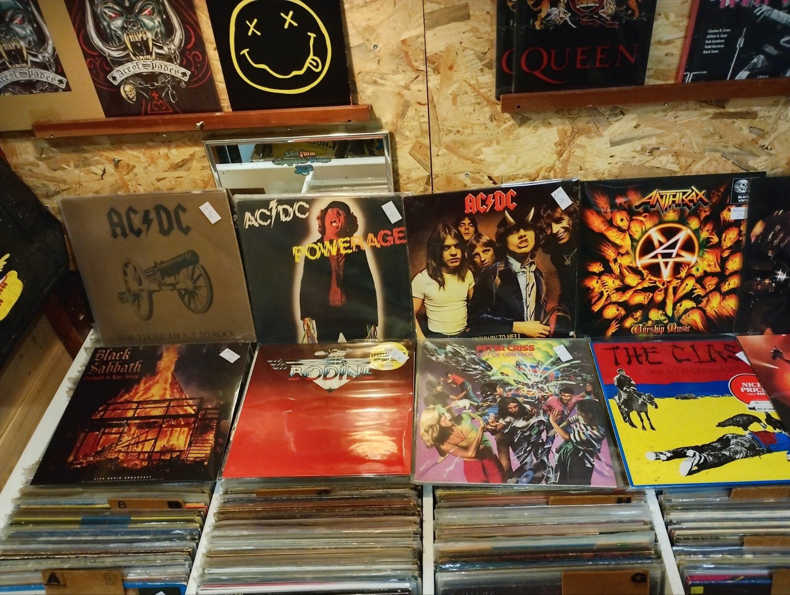Heel veel mooie hardrock lp,s bij Woodstockstore, Ophalen