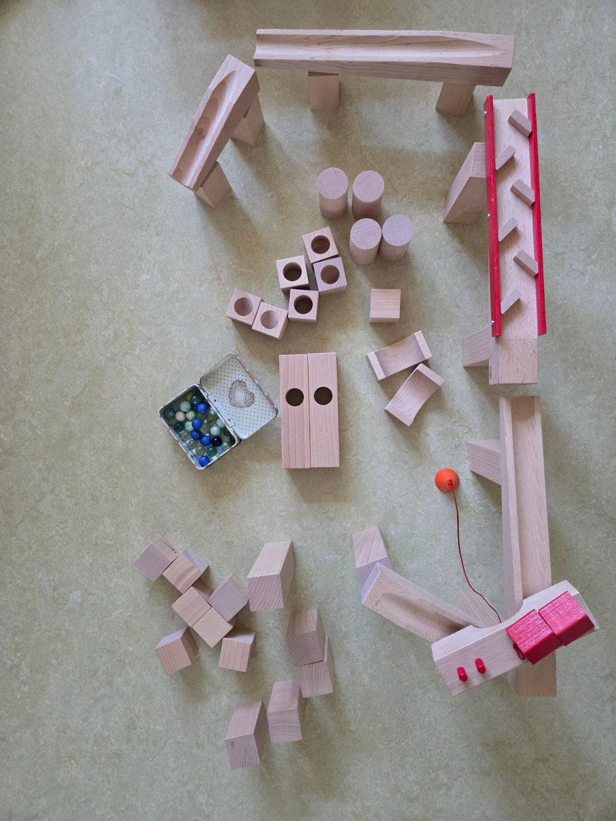 Houten bouw-het-zelf knikkerbaan, Kinderen en Baby's, Ophalen, Zo goed als nieuw, Poppenhuis