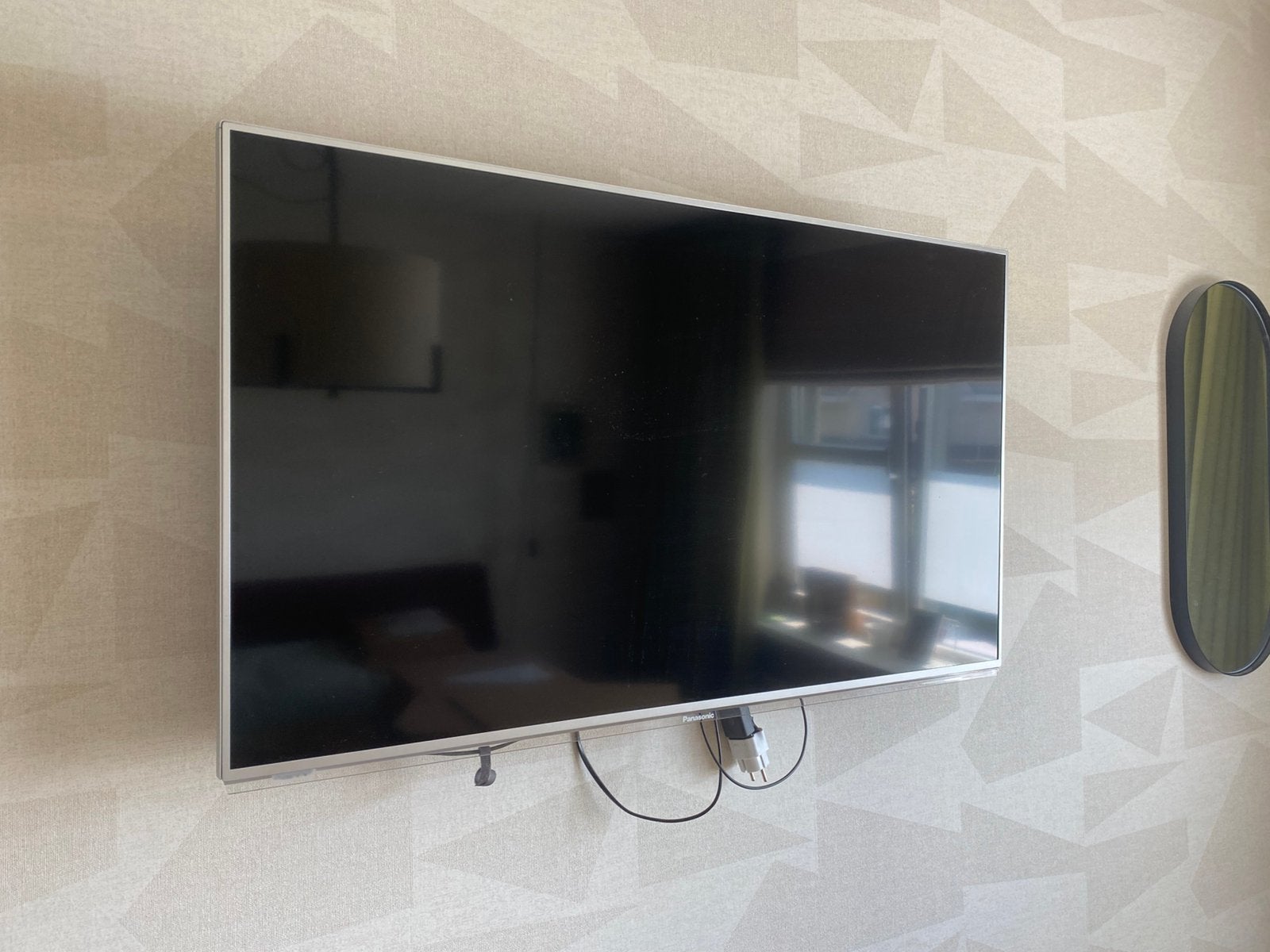 Panasonic televisie 42 inch. en muurbeugel, Ophalen, Zo goed als nieuw, 100 Hz, Panasonic