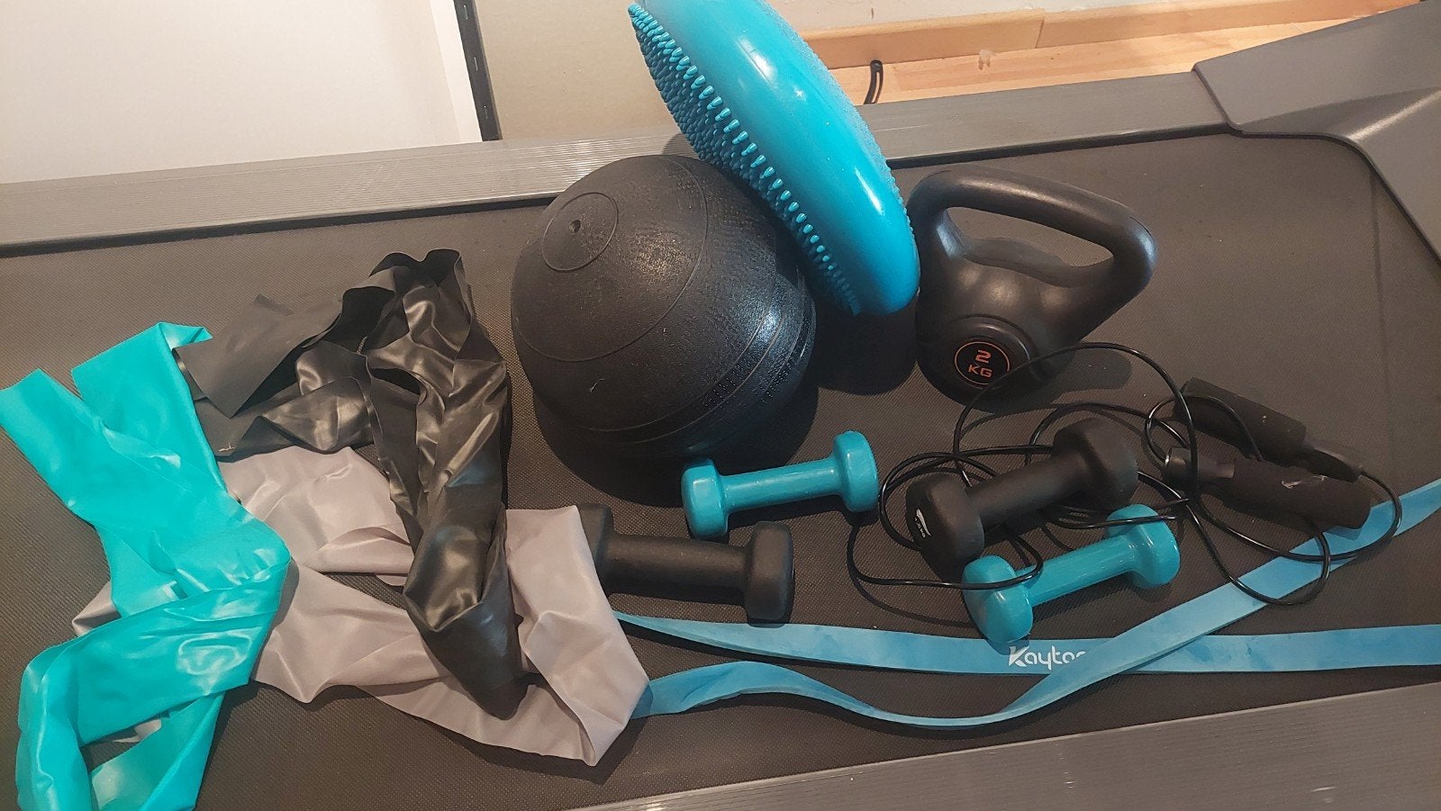 Complete Fitness Set Yoga Kussen, Gewichten & Weerstandsband, Ophalen, Gebruikt, Benen, Fitnessbal
