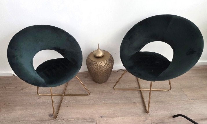 Twee donkergroene fauteuils - fluweel goudkleurig onderstel, Huis en Inrichting, Ophalen, Modern, Luxe, Glamour, 75 tot 100 cm
