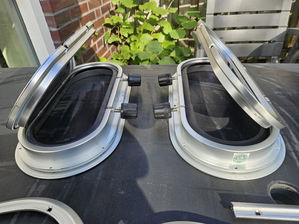 2x Aluminium patrijspoort met muggennet, Ophalen, Motorboot