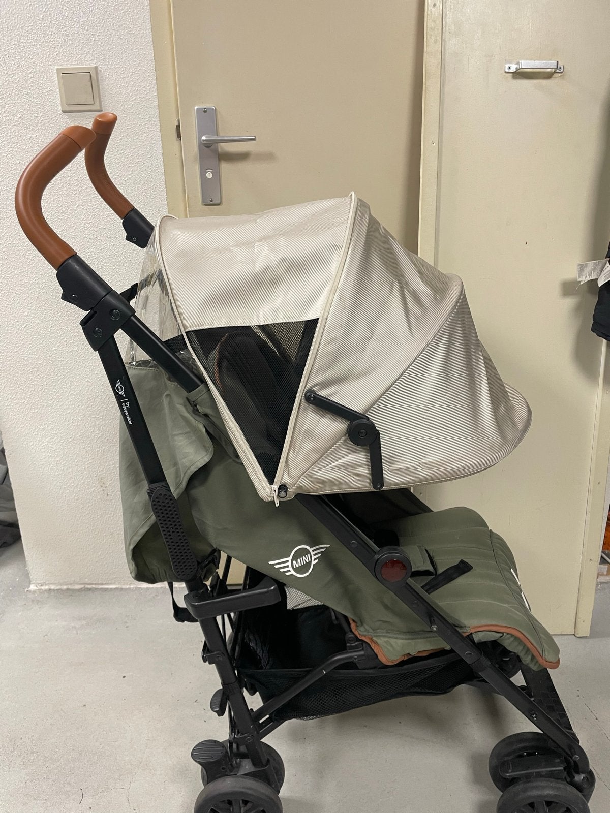 Easywalker MINI Buggy - Lichtgewicht - regenhoes - vliegtas, Kinderen en Baby's, Kinderwagens en Combinaties, Gebruikt, Verstelbare duwstang