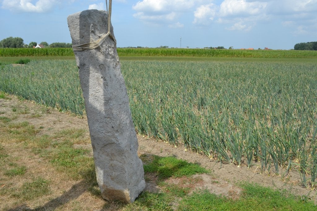 eeuwenoude grote hardstenen paal, Ophalen, Gebruikt