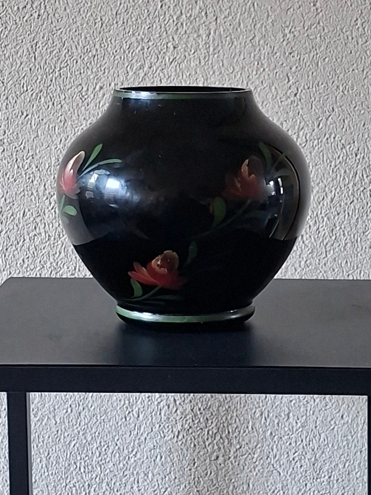 Art Deco Vaas Zwart Hyalietglas met Bloemen Decor Jaren '30, Antiek en Kunst, Ophalen of Verzenden