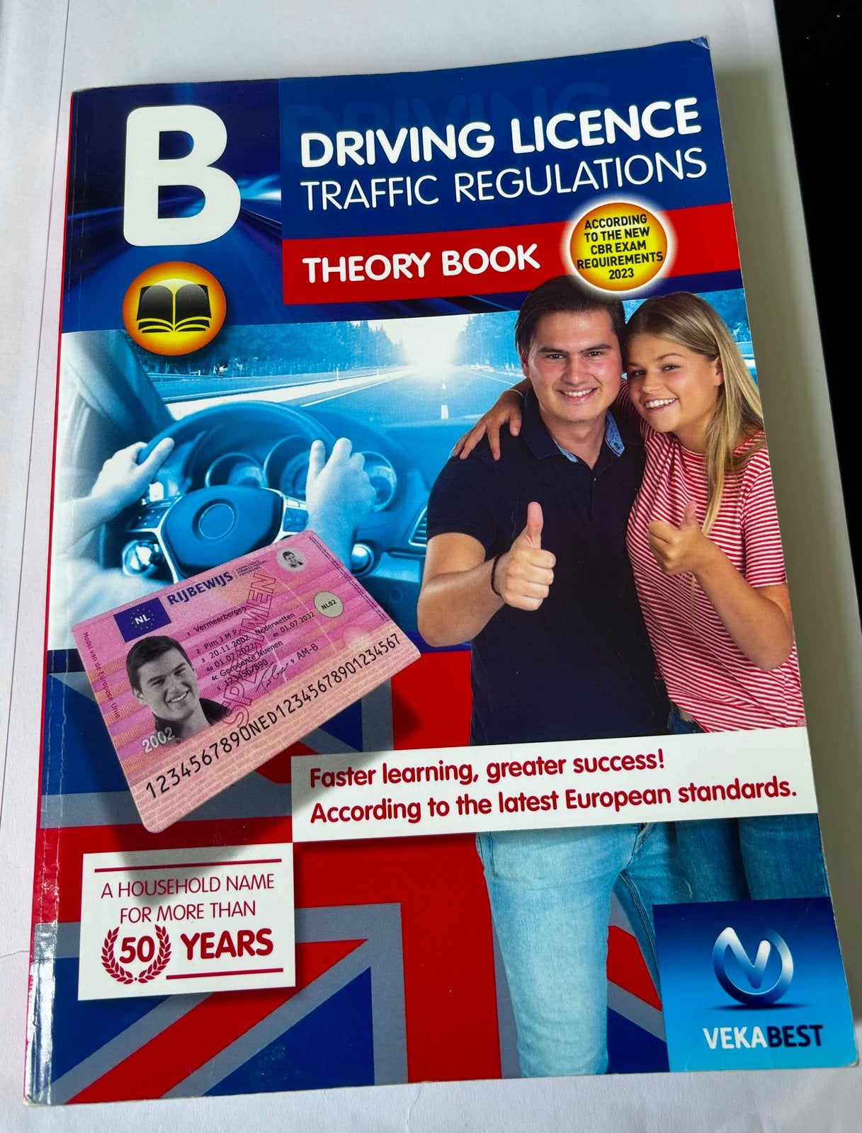Vekabest Rijbewijs B Theorieboek Engels 2023, Boeken, Ophalen of Verzenden, Zo goed als nieuw, Overige niveaus