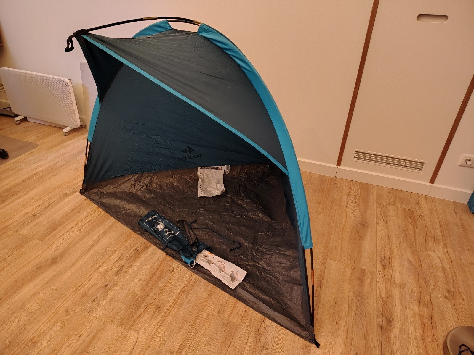 Schaduw tentje / windscherm, Caravans en Kamperen, Ophalen of Verzenden, Zo goed als nieuw