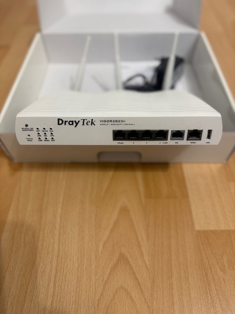 DrayTek Vigor2820 ADSL2+ Security Firewall Router, Ophalen of Verzenden, Gebruikt, Router met modem, DrayTek