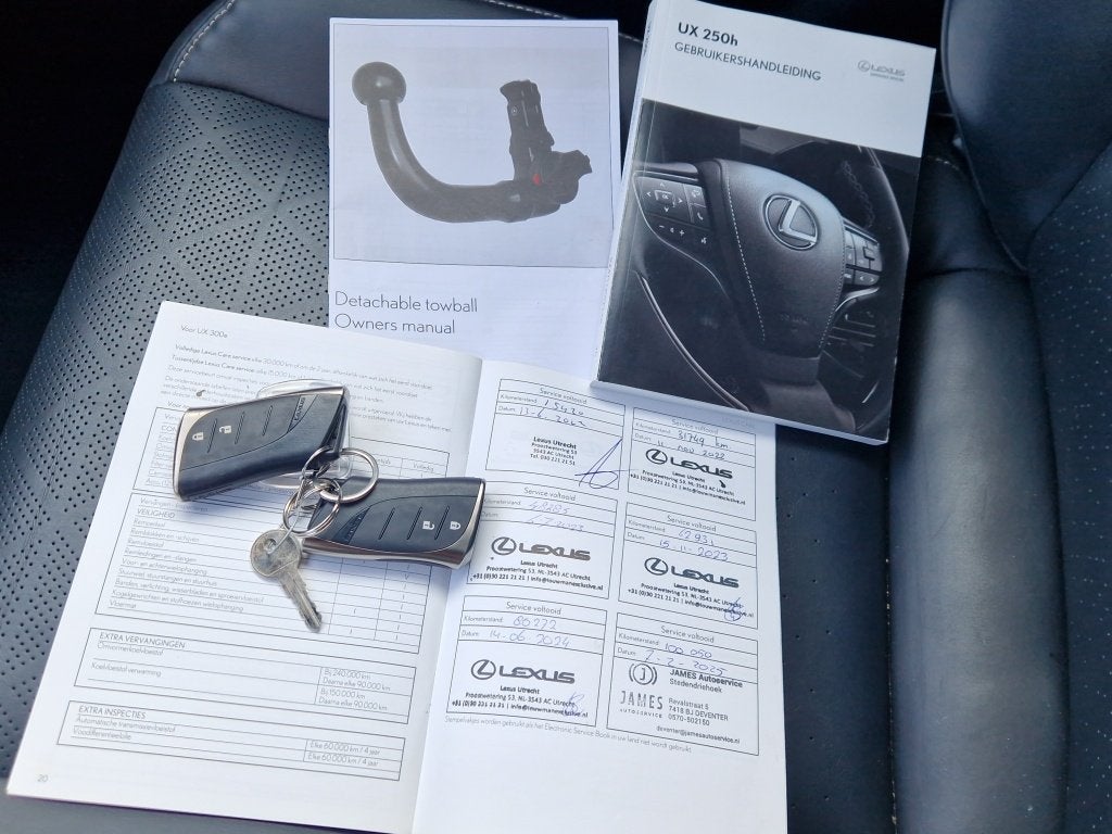 Lexus UX 250h Luxury Line Trekhaak - NL Auto - Leer, 12 maanden, Gebruikt, 4 cilinders, Zwart