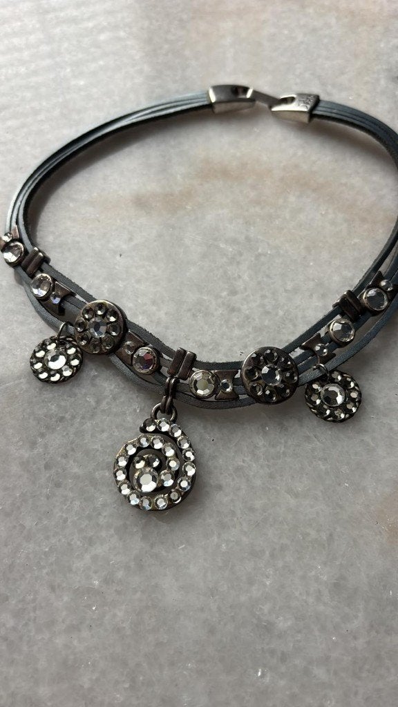 JES Luxe Lederen Choker met Strass & Zilveren Sluiting, Overige materialen, Zwart, Ophalen of Verzenden, Zo goed als nieuw