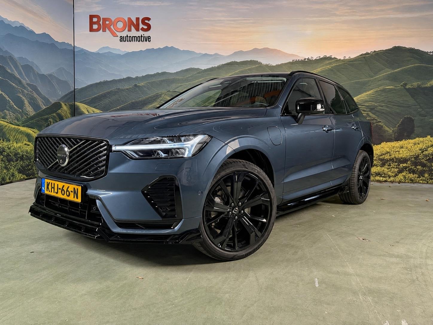 Volvo XC60 2.0 T8 Plug-in hybrid AWD Ultra Dark Maxton pakke, Auto's, Automaat, Gebruikt, Euro 6, 4 cilinders
