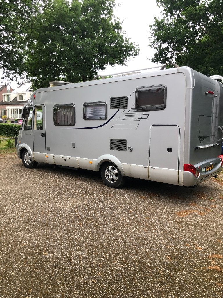Hymer 614 Integraal Camper - Compleet Uitgerust, Verwarmde buitenspiegels, Ringverwarming, Diesel, Particulier