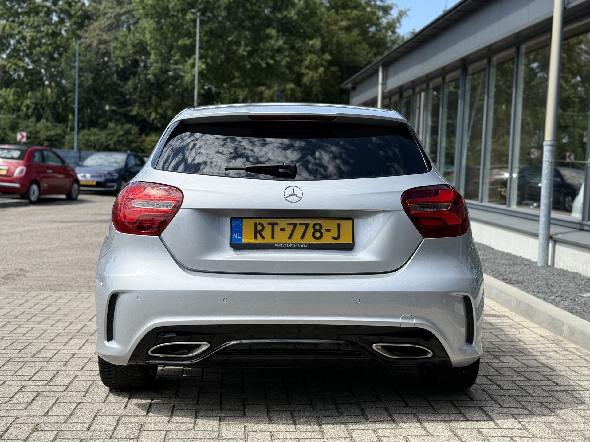 Mercedes-Benz A-Klasse 180 Prestige AMG (bj 2015), Auto's, Voorwielaandrijving, Gebruikt, 4 cilinders, Automatische klimaatregeling