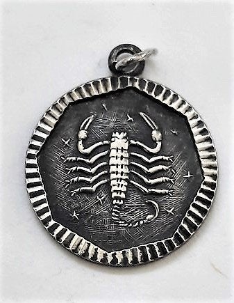 Vintage zilveren hanger sterrenbeeld Schorpioen 835 (2), Ophalen of Verzenden, Zo goed als nieuw, Kruis of Symbool, Zilver