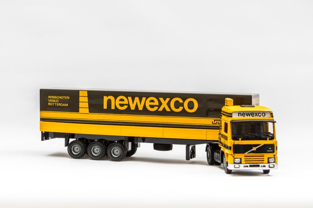 Volvo F12, Globetrotter, Newexco, Winschoten, Hobby en Vrije tijd, Modelauto's | 1:50, Ophalen of Verzenden, Zo goed als nieuw