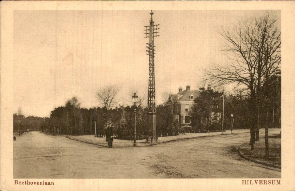 Hilversum - Beethovenlaan - Telefoonpaal bij kruising, Ophalen of Verzenden, 1920 tot 1940, Gelopen, Noord-Holland