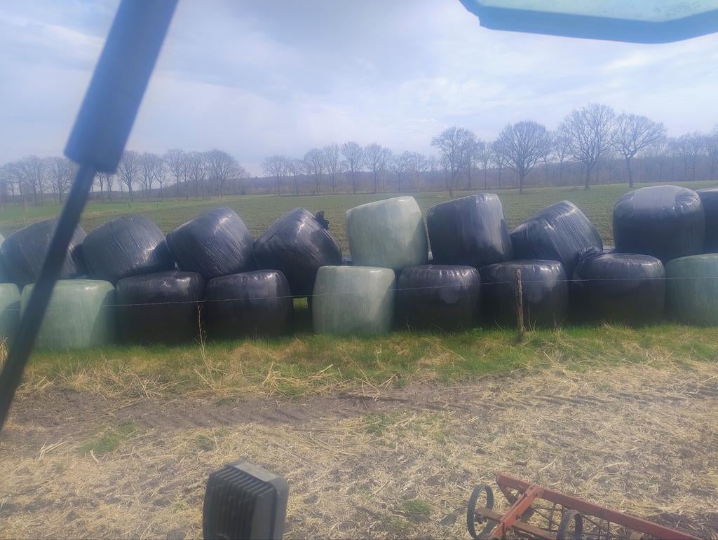 Kuilbalen, Dieren en Toebehoren, Stalling en Weidegang