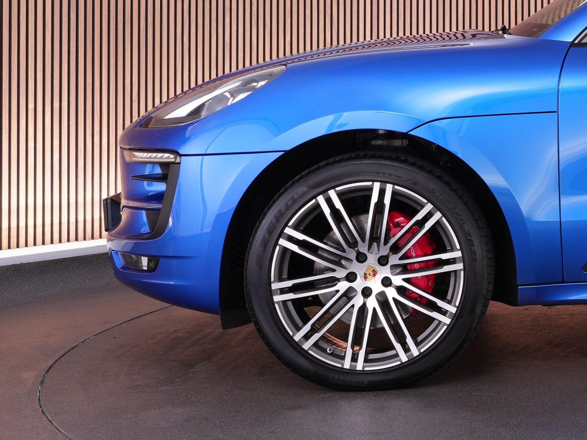 Foto 28 van Porsche Macan 3.0 GTS |panoramadak|luchtvering|PASM|sportuit