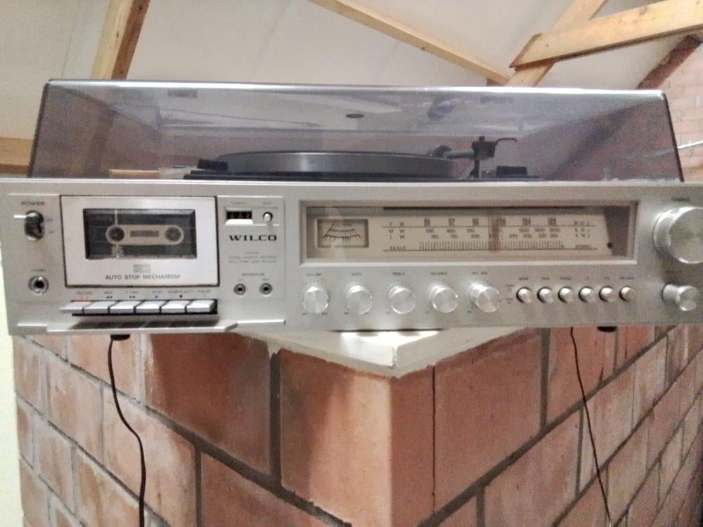 antieke draaitafel +cassette +radio, Ophalen