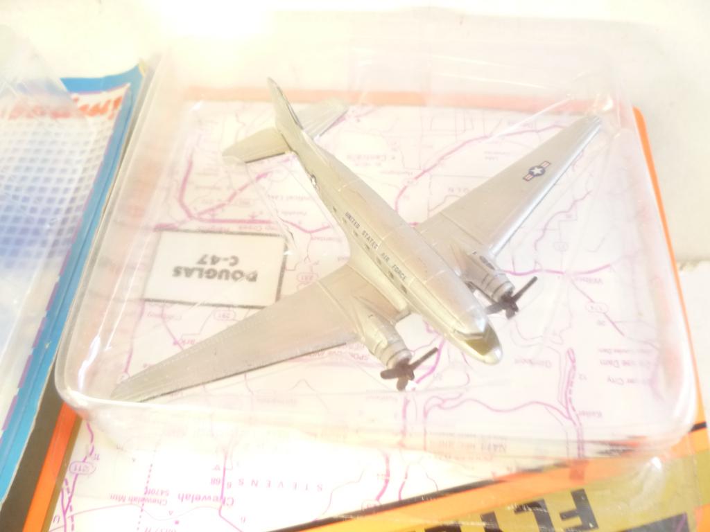 Road Champs Flyers Douglas C 47 vliegtuig U.S. Air Force, Ophalen of Verzenden, Nieuw, Schaalmodel