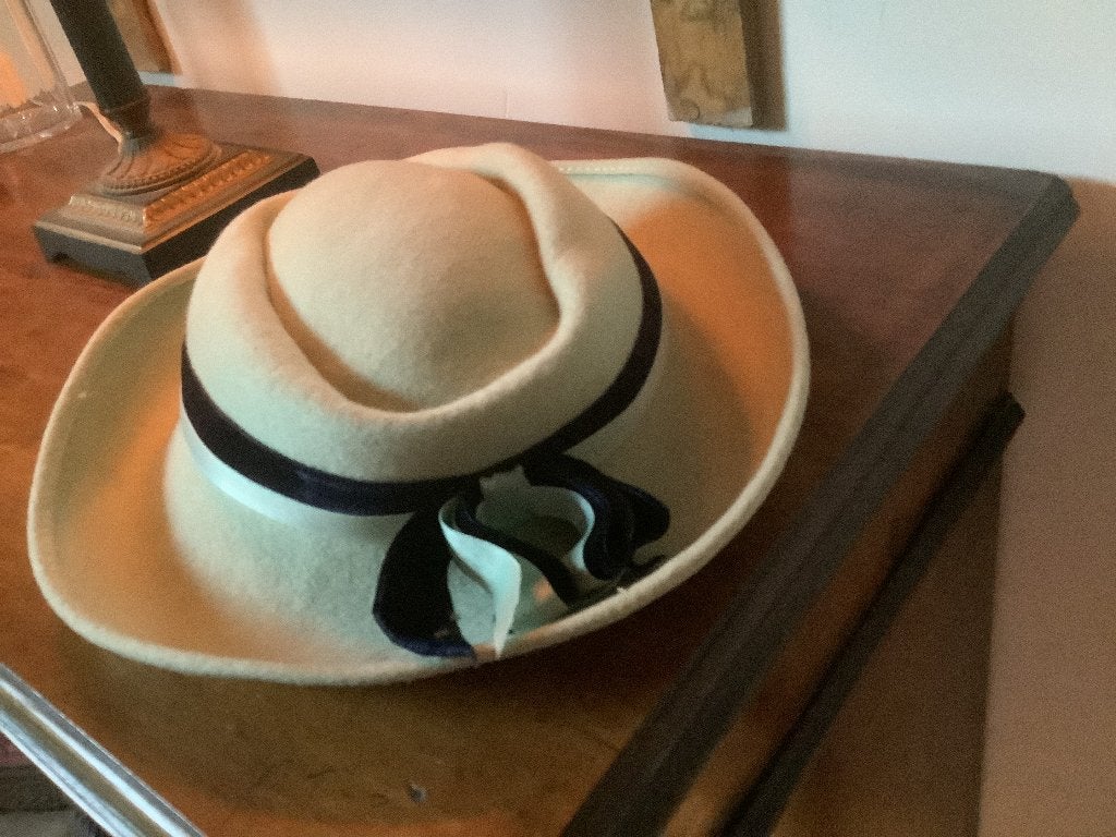 Hoedje a la Maxima, Ophalen of Verzenden, Gedragen, One size fits all, Hoed