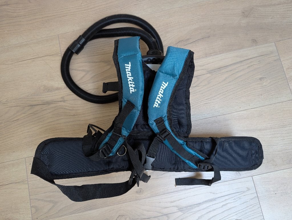 Makita DVC265 - LXT 2x18 V Rugstofzuiger, Ophalen, Zo goed als nieuw, Minder dan 50 watt