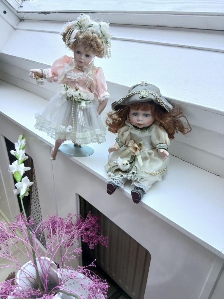 Set van 2 Porseleinen Poppen - Vintage Decoratie, Verzamelen, Poppen, Ophalen of Verzenden, Zo goed als nieuw, Pop