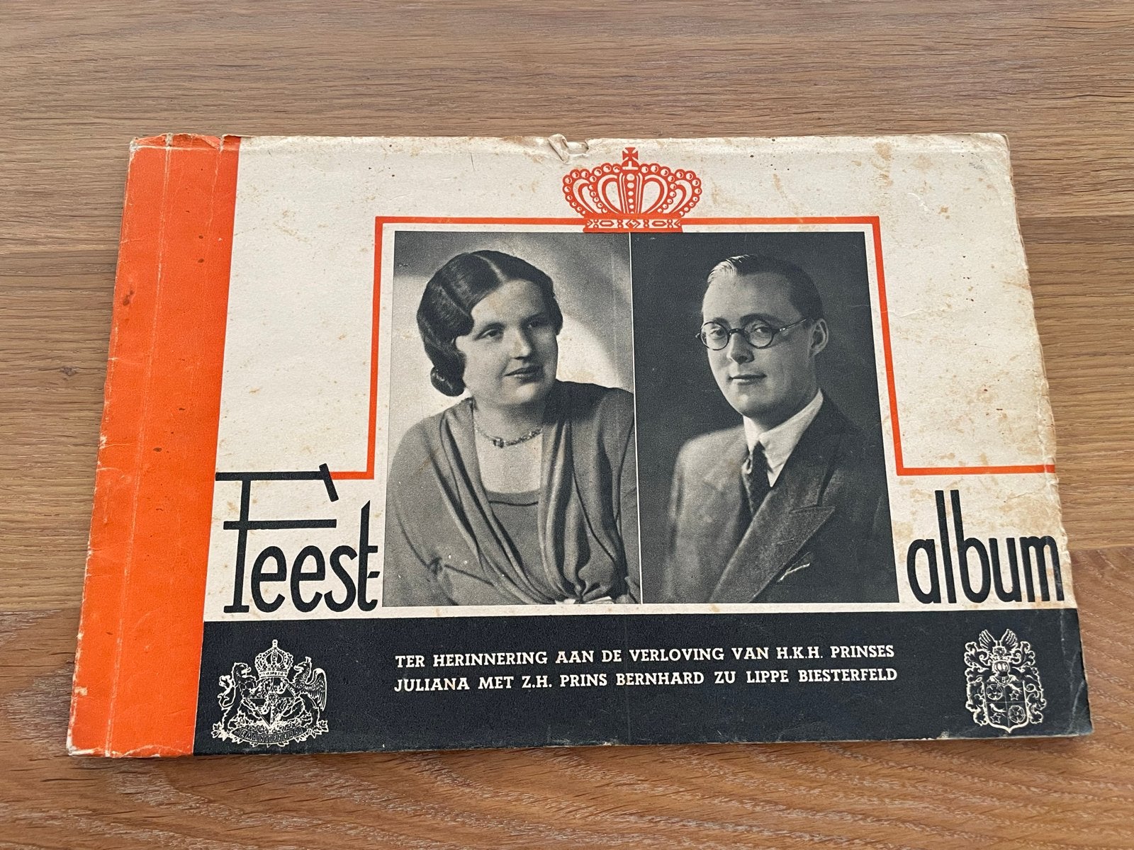 Feestalbum Verloving Juliana & Bernhard 1936, Ophalen of Verzenden, Gebruikt, Nederland, Tijdschrift of Boek