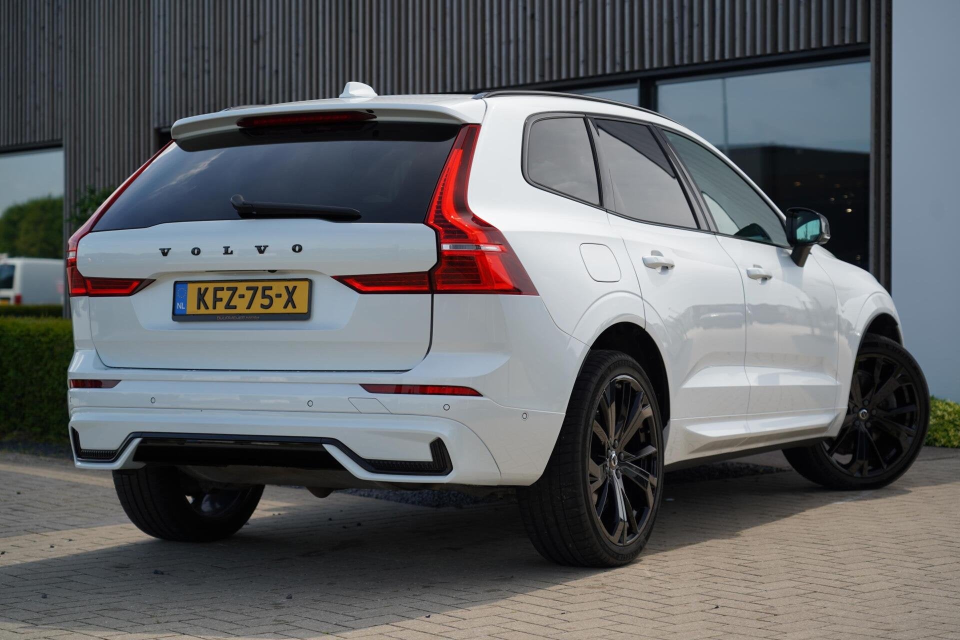 Volvo XC60 2.0 T6 Plug-in hybrid AWD Plus Dark Long Range |, Automaat, Gebruikt, 4 cilinders, 1969 cc
