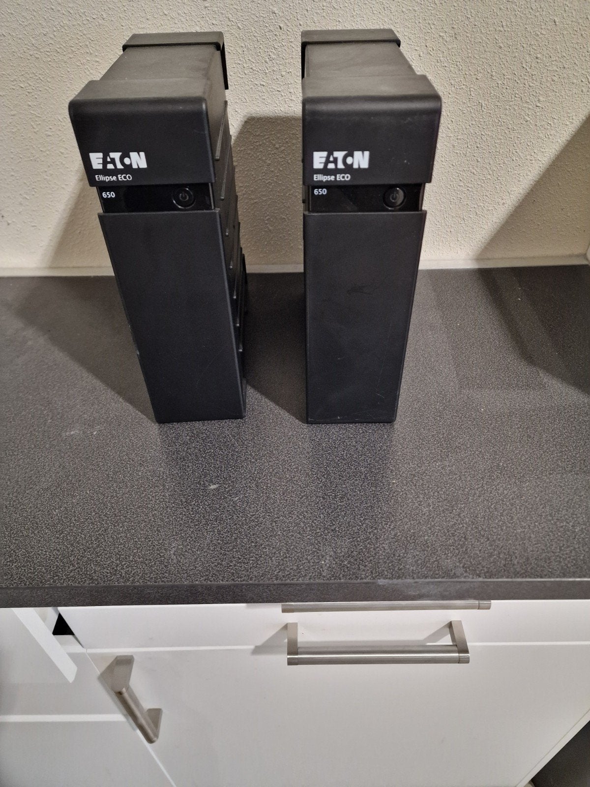 2x Eaton Ellipse ECO 650 UPS noodstroomvoeding 650VA, Ophalen of Verzenden, Zo goed als nieuw