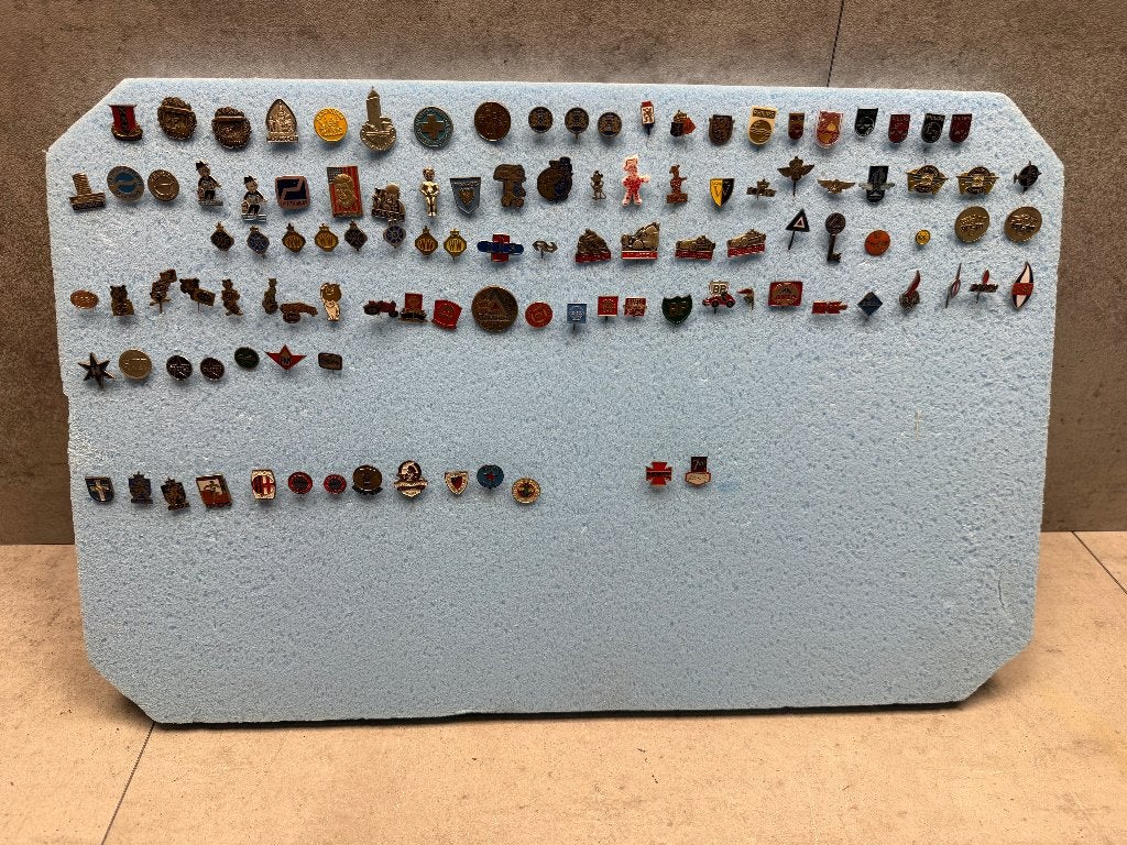 Partij pins - divers - 111 stuks - 11698, Ophalen of Verzenden