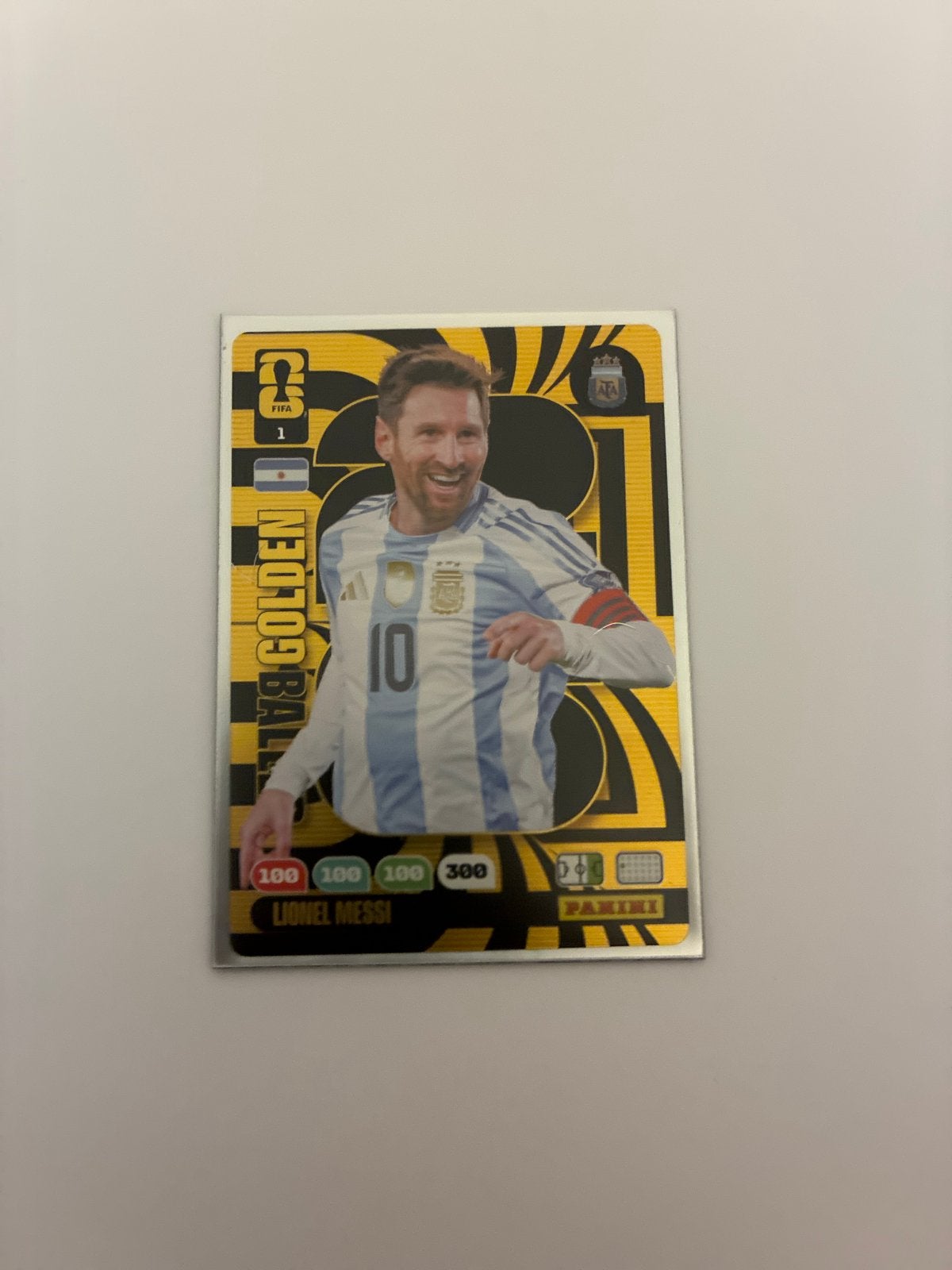 Lionel Messi Golden Ball Panini Adrenalyn FIFA WK 2022 kaart, Verzamelen, Ophalen of Verzenden, Zo goed als nieuw, Overige sporten