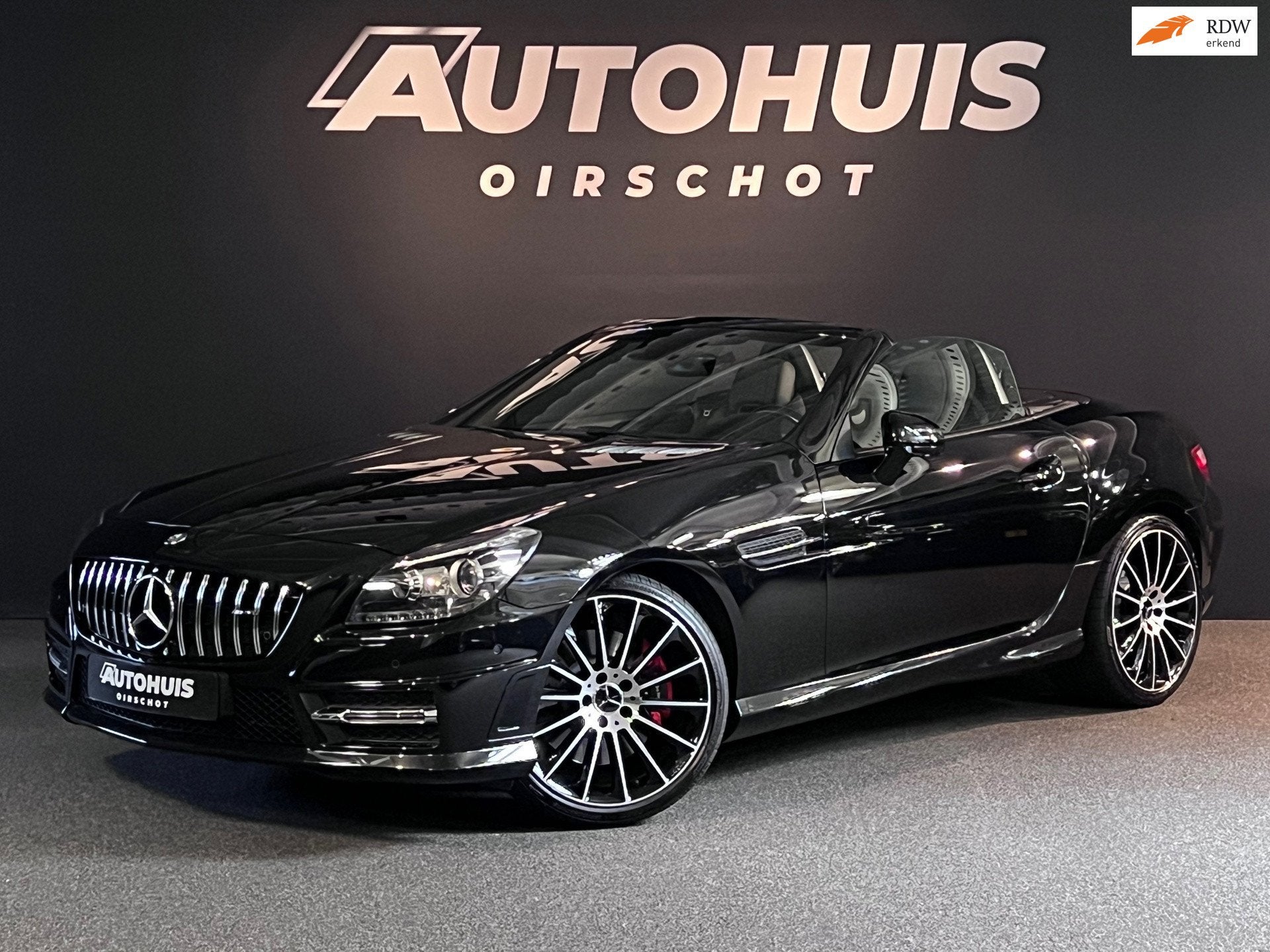 Mercedes-Benz SLK-klasse 350 AMG line/ Hardtop/ H&K/ Memory/, Auto's, Mercedes-Benz, Automaat, Euro 5, Achterwielaandrijving, Cabriolet
