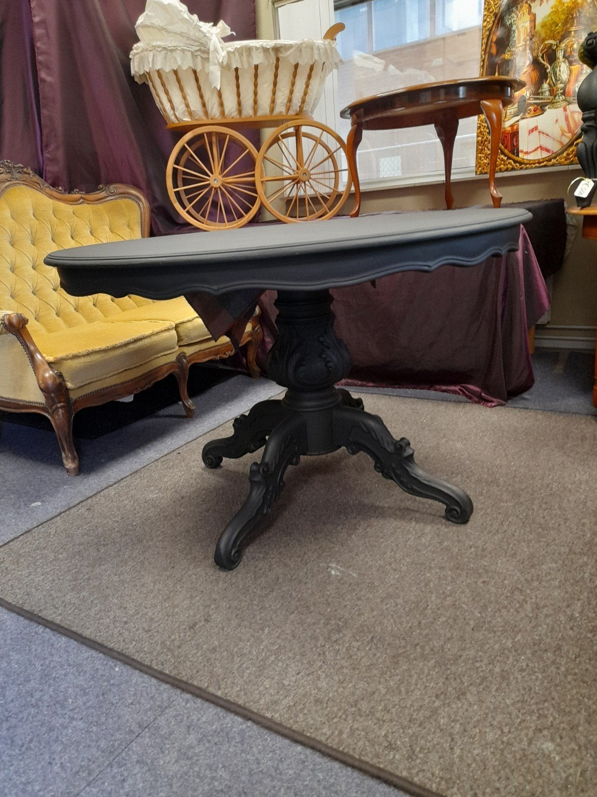 Mooie mat zwarte barok bolpoot eet tafel, Ophalen