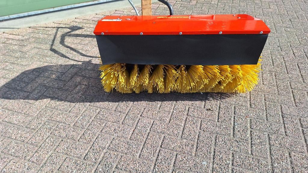 veegborstel voor tuintrekker 100 cm, Ophalen, Gebruikt, Industriepark 2a 9351PA Leek, H.O.Albert Ale Slotema