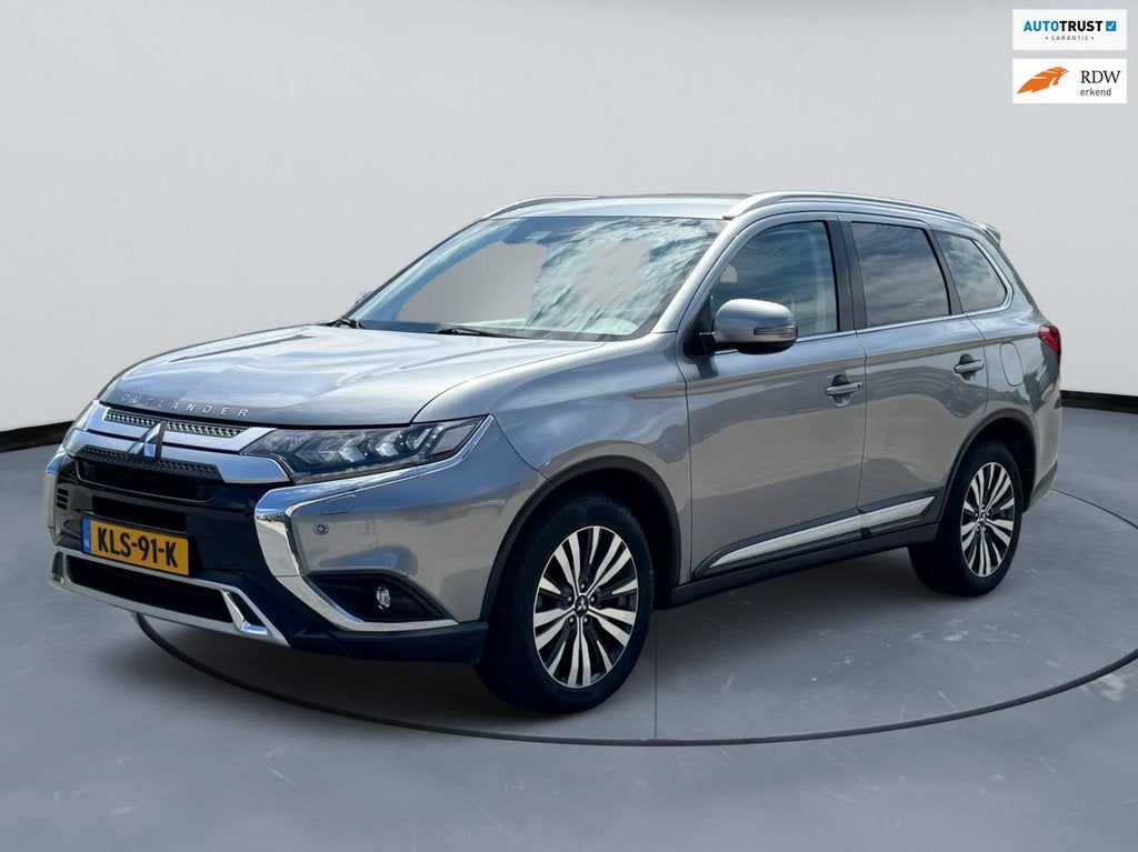 Mitsubishi Outlander 2.0 2WD Limited+|7P|Leer|Trekhaak|Carpl, Auto's, Mitsubishi, 1998 cc, 4 cilinders, 150 pk, 7 stoelen