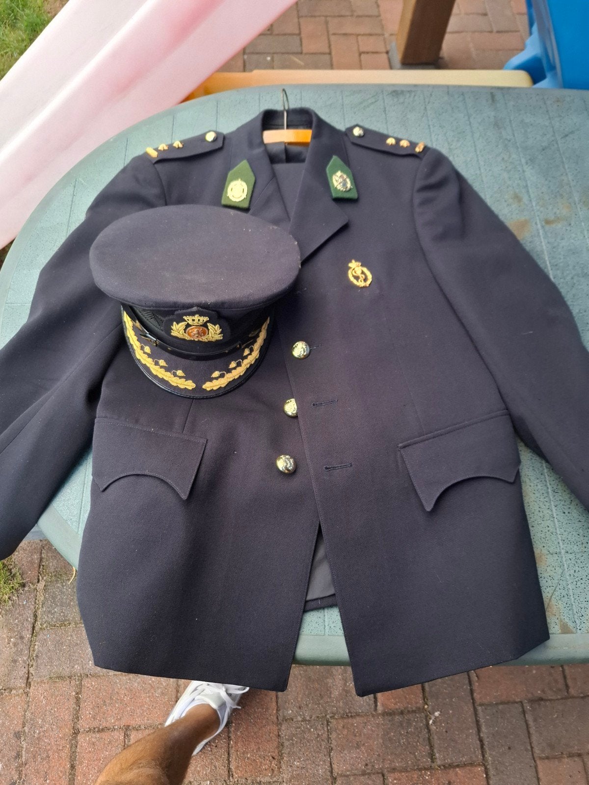 Militair uniform met pet en medailles, Ophalen of Verzenden, Marine, Nederland, Kleding of Schoenen