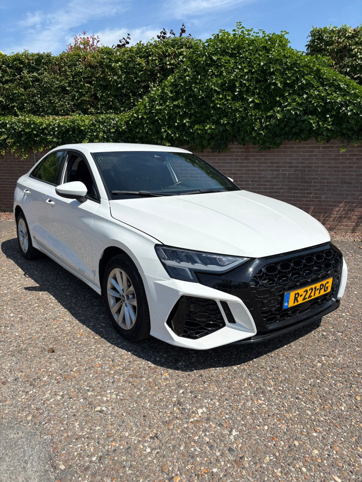 Audi A3 2022 Wit, Auto's, 680 kg, Wit, Origineel Nederlands, Grijs