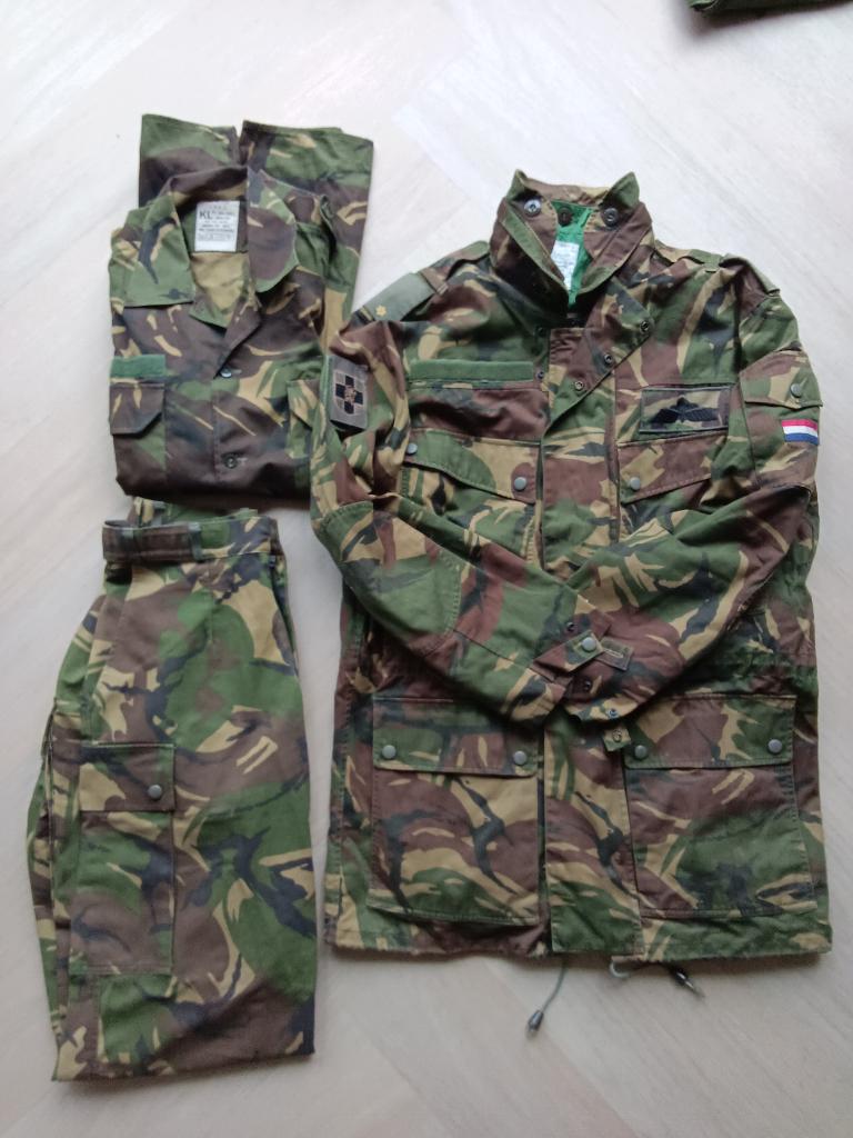 KL set, parka, shirt, broek Nederlandse leger, Verzamelen, Militaria | Algemeen, Ophalen of Verzenden, Landmacht, Nederland, Kleding of Schoenen