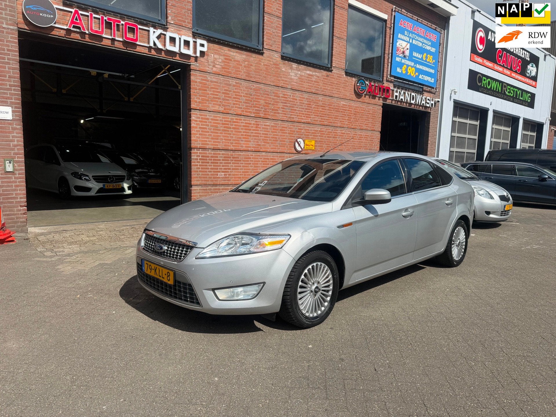 Ford Mondeo 2.0-16V Limited Clima Cruise Apk Nieuw 07-2027, Auto's, Gebruikt, Origineel Nederlands, Handgeschakeld, 1377 kg