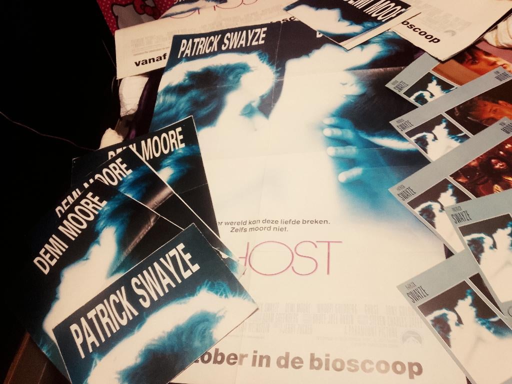 Partij GHOST 1990 Posters / Mini Sheets / Lobby Cards, Deurposter of groter, Ophalen of Verzenden, Film en Tv, Rechthoekig Staand