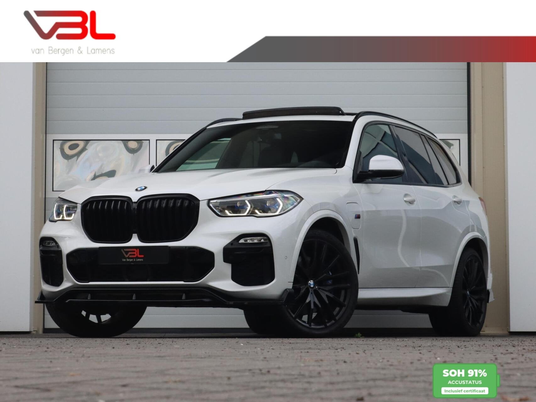 BMW X5 xDrive45e High Executive | M-sport | Panoramadak | SO, Gebruikt, 394 pk, Met garantie (alle), Wit