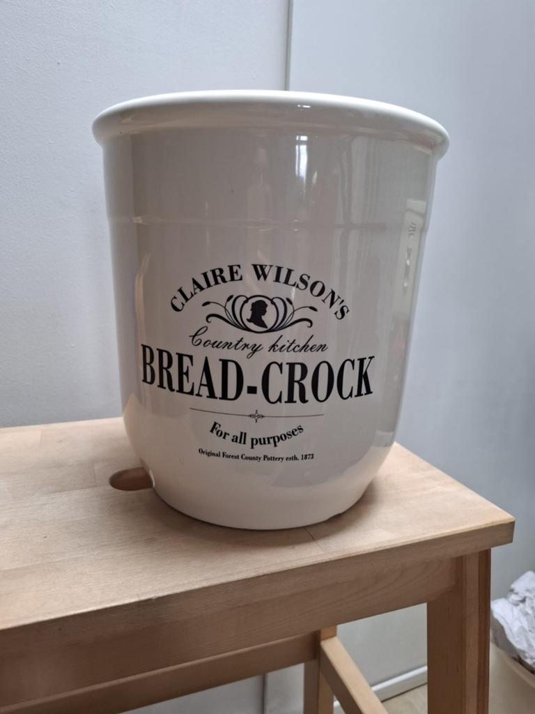 Claire Wilson's Bread-Crock, Ophalen
