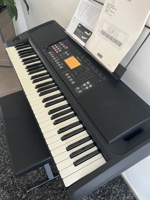 Korg EK-50L (Limitless) + Standaard & Bankje, Ophalen, 61 toetsen, Korg, Zo goed als nieuw