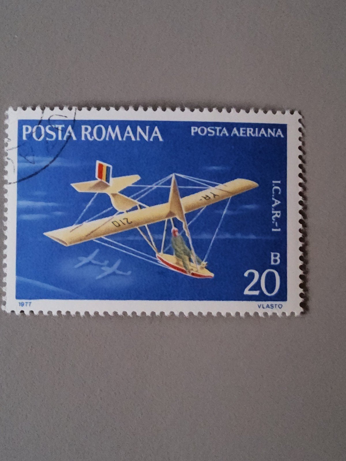 Roemeense postzegel 1977 - I.C.A.R.-1 zweefvliegtuig, Postzegels en Munten, Verzenden, Overige landen, Gestempeld