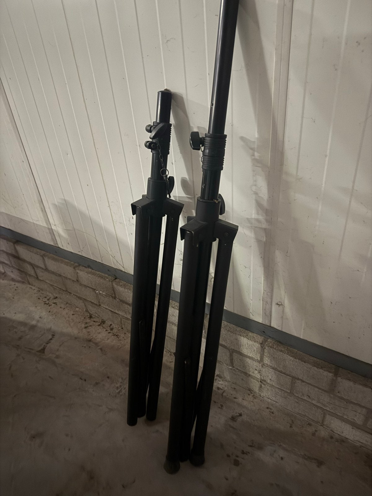 Zwarte speaker standaarden - Set van 2, Audio, Tv en Foto, Luidsprekers, Gebruikt, Inclusief standaarden, Overige typen, Minder dan 60 watt