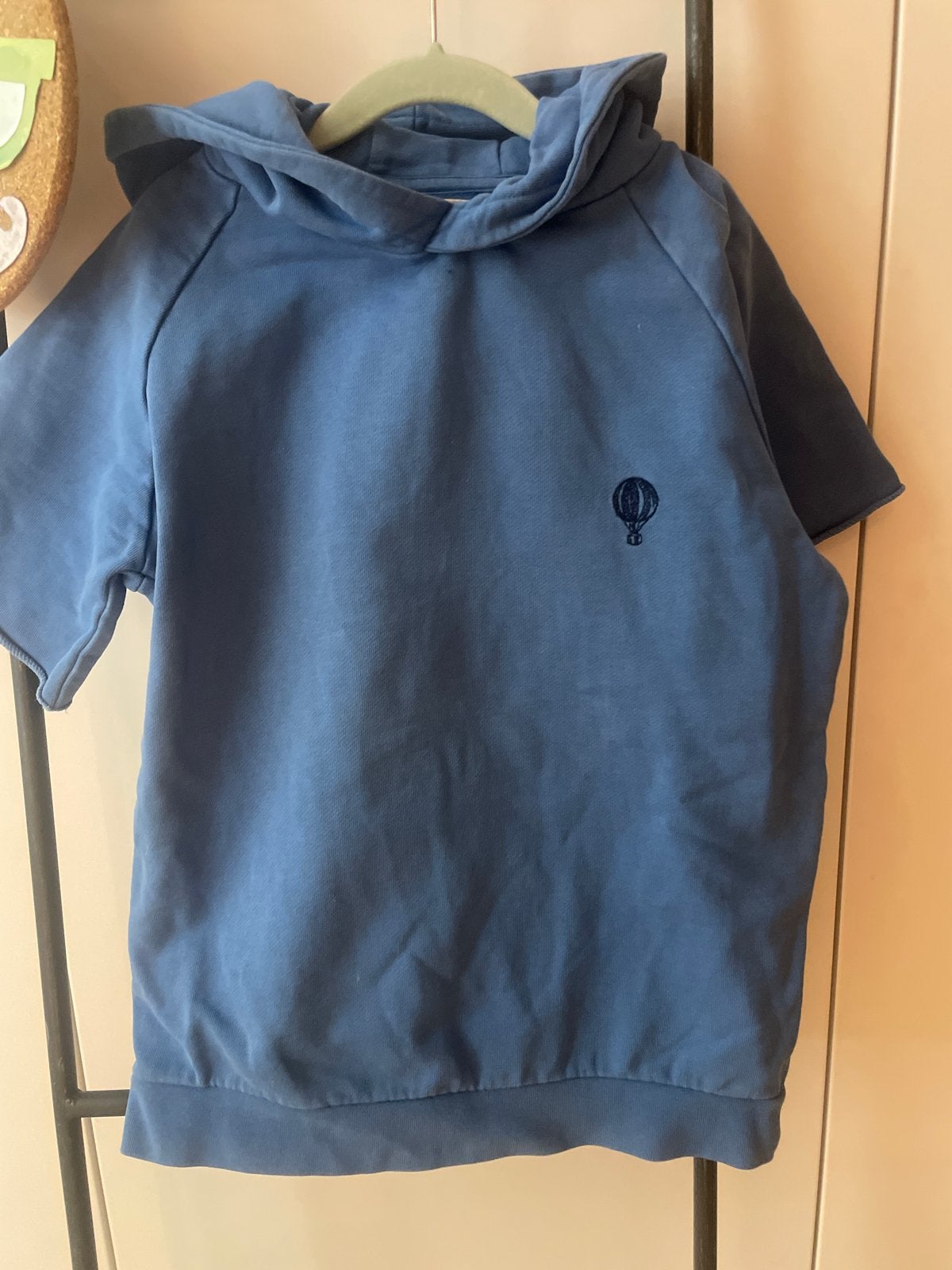 Charlie Petite Korte Mouwen Hoodie mt 8y 128 met Luchtballon, Kinderen en Baby's, Ophalen of Verzenden, Zo goed als nieuw, Jongen of Meisje