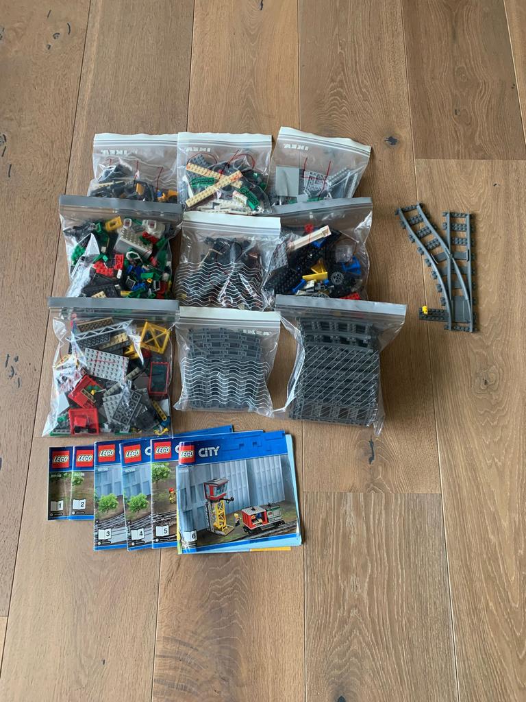 Lego City 60198 Vrachttrein - Compleet met boekjes, City, Lego, Ophalen of Verzenden, Zo goed als nieuw