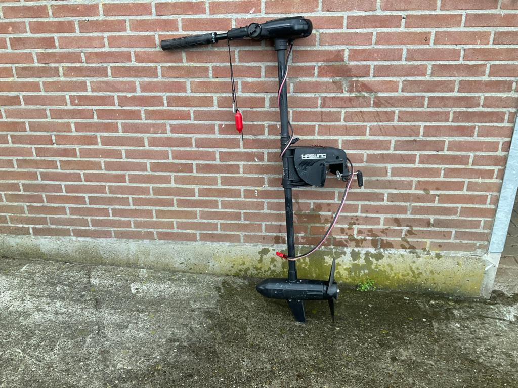 Haswing Osapian 80 185 / 24V elektromotor., Watersport en Boten, Ophalen, Gebruikt, Minder dan 15 m²