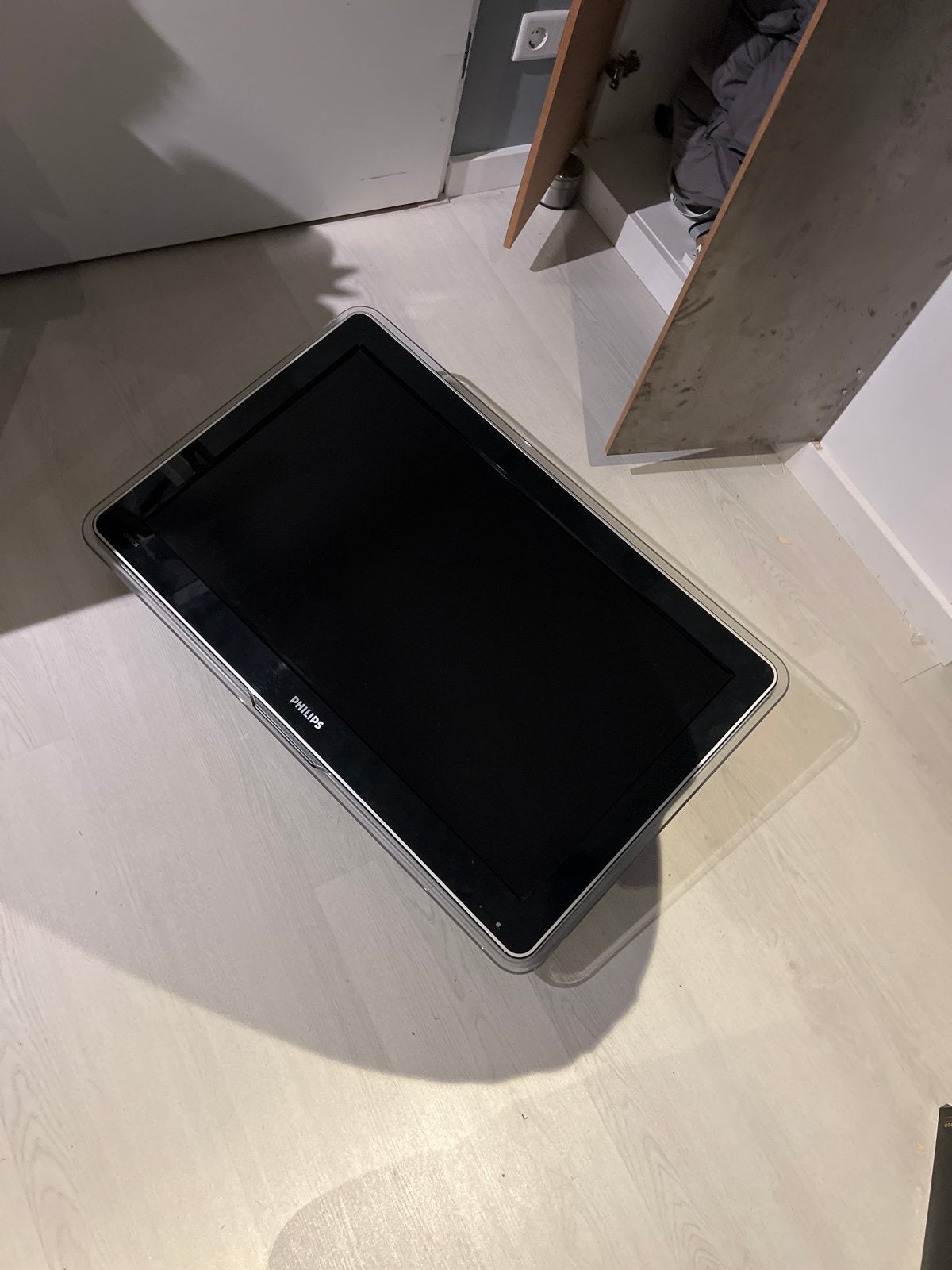 Philips Cineos TV met vogels ophang beugel, Ophalen, Gebruikt, 80 tot 100 cm, Philips